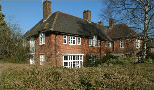 24 Thornton Way